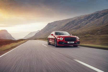 Bentley Flying Spur V8 rood Pure Luxe