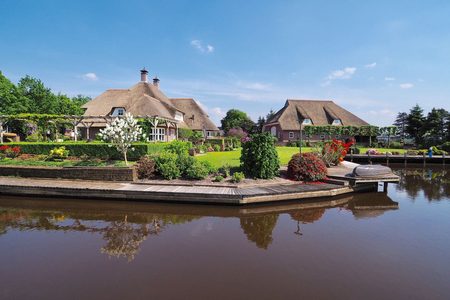 Rietgedekte-villa-4