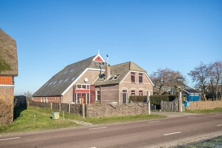 Illustratie voor: Kleurrijke, abstracte (woon)boerderij op Texel moet € 1.580.000 opleveren