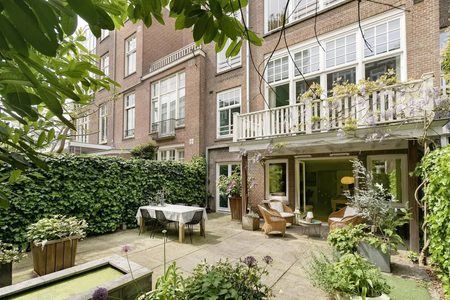 Het grachtenpand van Ivo Niehe in Amsterdam