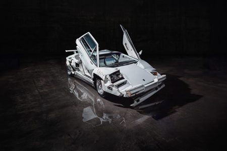 Gecrashte Lamborghini Countach uit 'The Wolf of Wall Street' gaat onder de hamer
