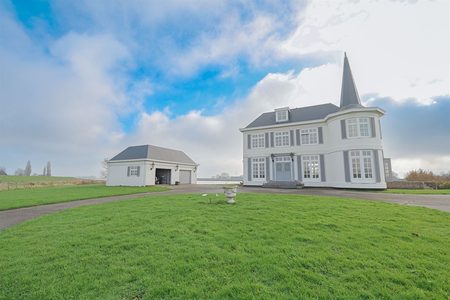 Unieke, Witte Villa met Karakteristiek Torentje aan het Spui