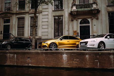 Nieuwe autoverkopen in Nederland tonen positieve groei in 2023