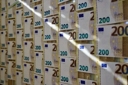Cash geld euro inval Almere