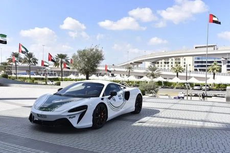 Politie Dubai McLaren Artura