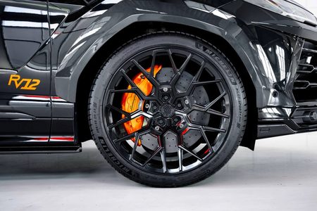 De Lamborghini Urus van Rico Verhoeven staat te koop op Marktplaats