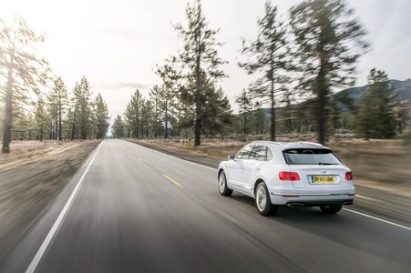 Illustratie voor: Nieuwe Bentley Bentayga SUV van het Jaar, aldus Robb Report