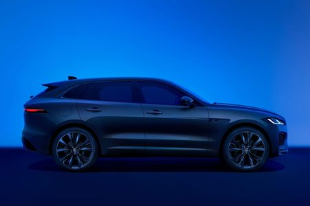 Jaguar F-PACE Electric Hybrid-04