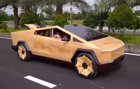 Vietnamese YouTuber houten cybertruck