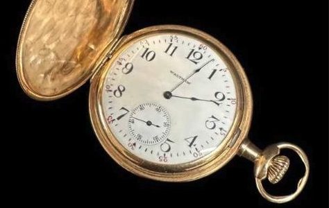 Illustratie voor: 14 karaats gouden zakhorloge van rijkste man op de Titanic gaat naar de veiling