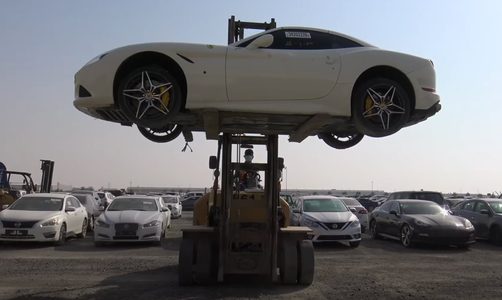 peperdure supercars dubai autokerkhof Pure Luxe