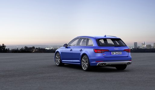 Illustratie voor: V6 turbomotor met 354 pk voor de nieuwe Audi S4 Avant
