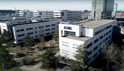 De fabriek van ASML in Veldhoven