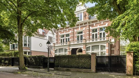 De voorzijde van de villa van zakenman Nassim Zeta in Den Haag