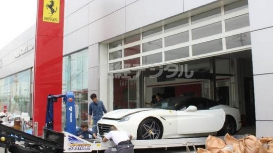 ferrari dealer japan kobe tyfoon jebi Pure Luxe
