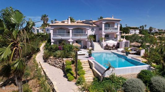 Villa Surga - B&B Vol Liefde-01