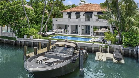 Oprichters verkopen Waterfront Mansion in Miami voor $ 17 miljoen