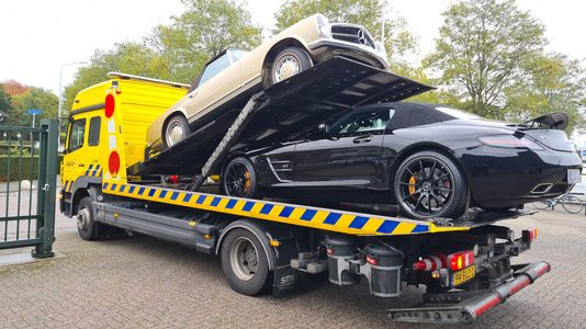 Mercedes-Benz SLS AMG