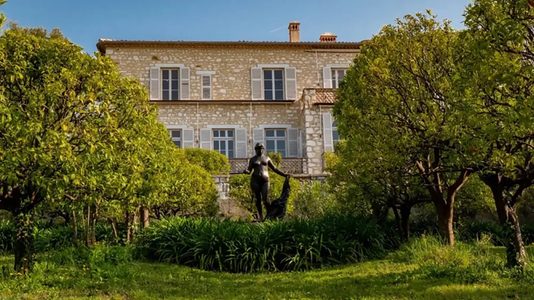 Het Renoir Museum, waaruit de schilderijen werden gestolen