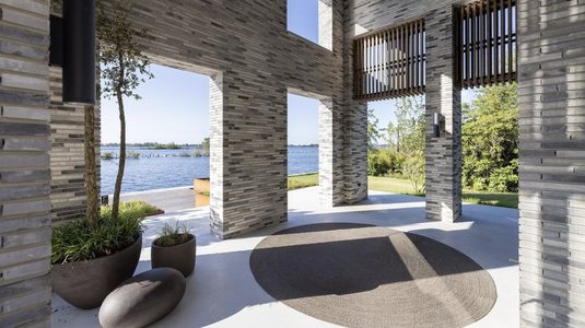 De villa van voormalig Action-directeur Hans van Hattem in Vinkeveen