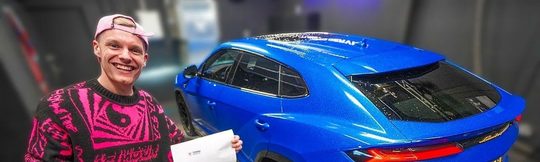Enzo Knol auto