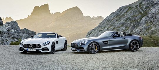 Illustratie voor: Prachtig Mooi Deze Nieuwe Mercedes-AMG GT Roadster en Mercedes-AMG GT C Roadster