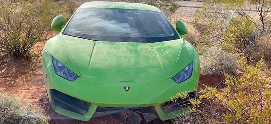 Lamborghini Huracán woestijn