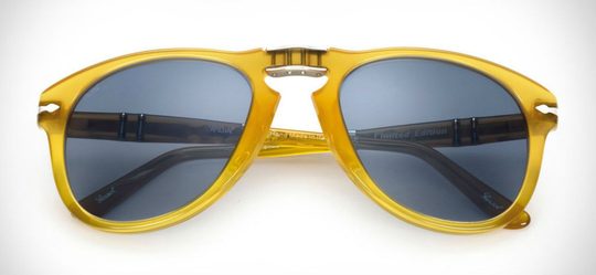 Illustratie voor: Deze stijlvolle Persol bril maakt dat je het hele jaar door een zonnebril wil dragen
