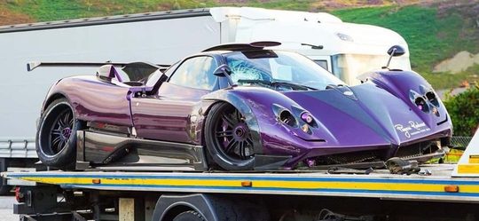 Pagani Zonda van Lewis Hamilton-01