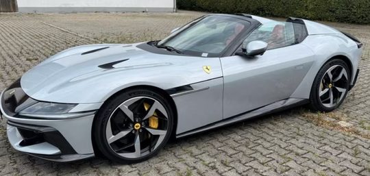Eén van de exemplaren van de Ferrari 12Cilindri op Marktplaats