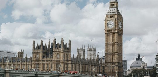 Londen, de hoofdstad van het Verenigd Koninkrijk, met op de achtergrond duidelijk de Big Ben zichtbaar