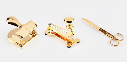Illustratie voor: Upgrade Uw Bureau met deze Gouden Kantoorartikelen van El Casco