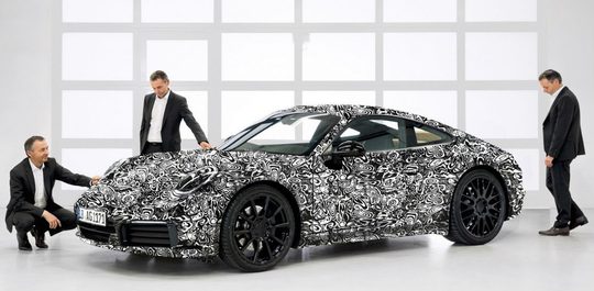 nieuwe Porsche 911 992 sportwagen auto onthulling Pure Luxe