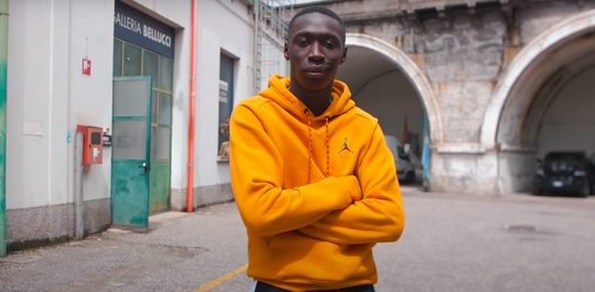 Khaby Lame, de grootste TikTokker ter wereld, verkoopt zijn meerderheidsbelang en zet stap naar miljardendomein