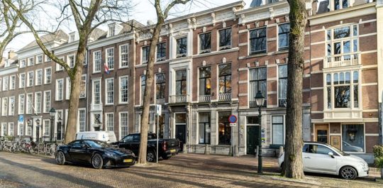 Het pand aan de Lange Voorhout in Den Haag waar het Haagsche Hopje werd uitgevonden