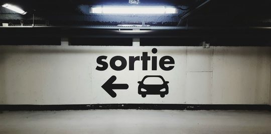 vrouw parkeerplaats palma de mallorca parkeergeld Pure Luxe