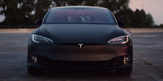 Tesla zelfrijdende auto's