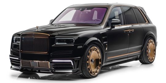 De desbetreffende Rolls-Royce Cullinan MANSORY Linea D'Arabo