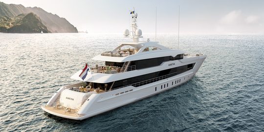 Project Agnetha van Heesen Yachts vaart op het water