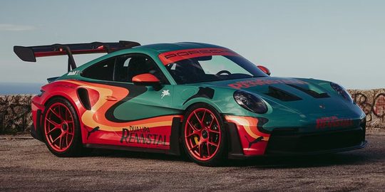 De nieuwe Porsche van Dua Lipa.