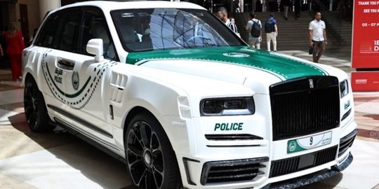 De nieuwe Rolls-Royce Cullinan MANSORY van de Dubai Police