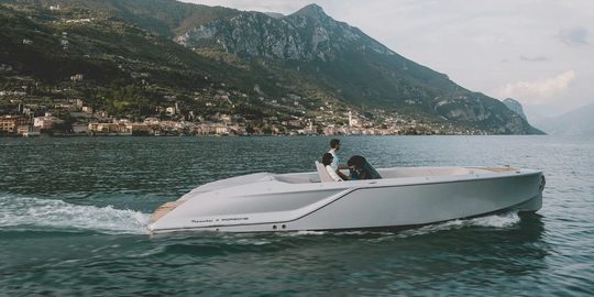 De Porsche x Frauscher 850 Fantom Air