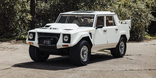 De Lamborghini LM002 die naar de veiling gaat
