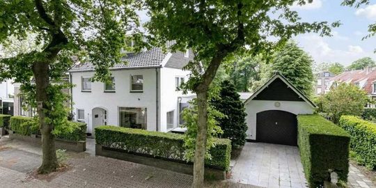 De villa van Elise Boers in Abcoude