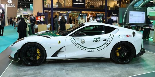 De nieuwe Ferrari van de Dubai Police