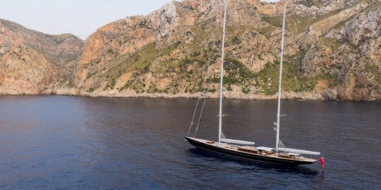 De Royal Huisman Aquarius op zee