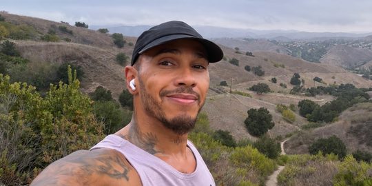 Lewis Hamilton, de man die een Bugatti kocht
