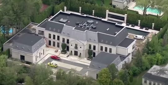 drake huis toronto the embassy woning Pure Luxe