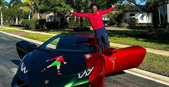 iShowSpeed koopt Lamborghini Huracán met Cristiano Ronaldo thema