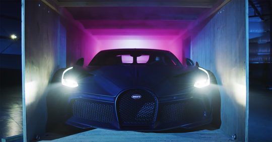 Bugatti Divo verschepen Classic Automotive Relocation Services Pure Luxe